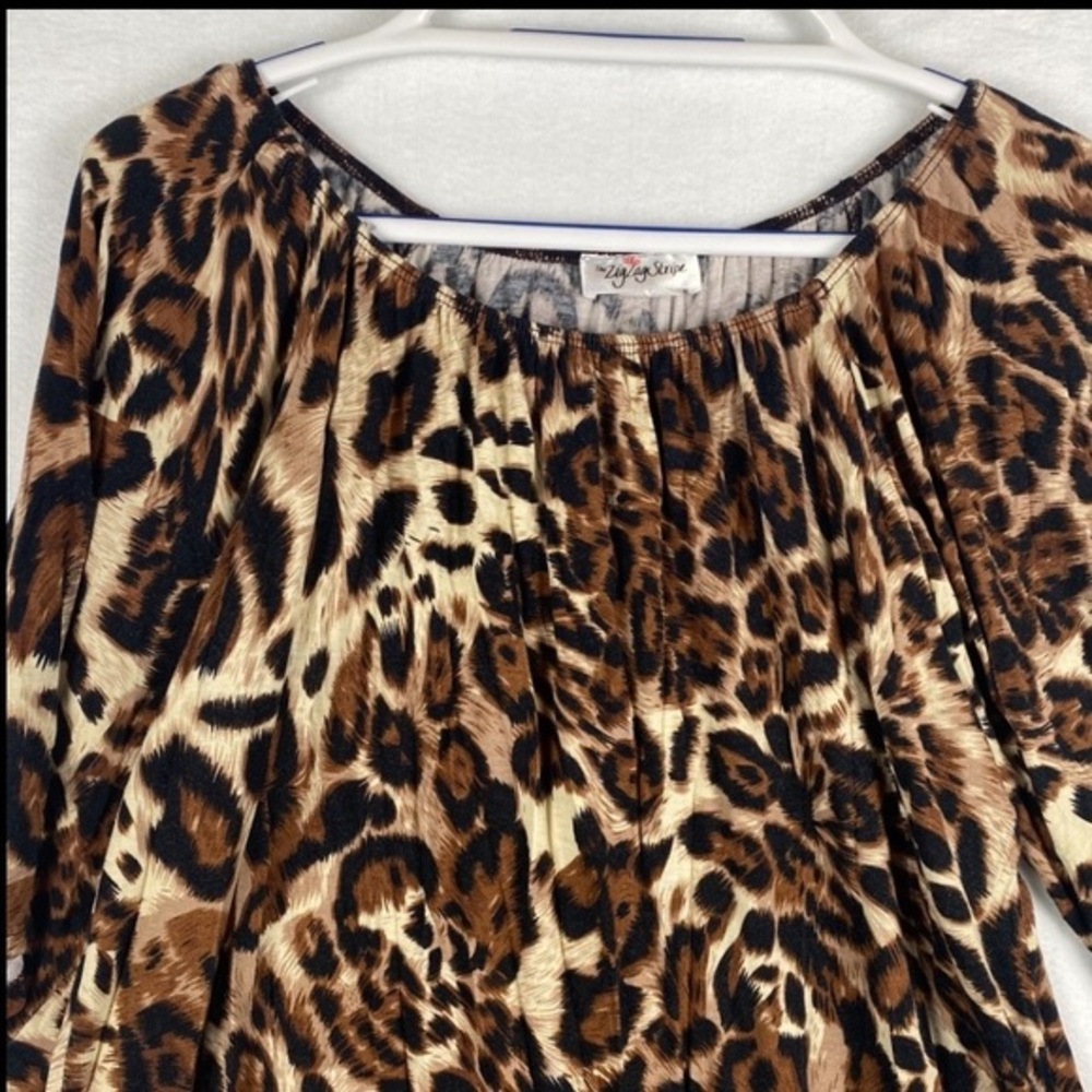 The Zig Zag Stripe | Women’s Leopard Print Flowy Top | Size Small - Medium | - Picture 4 of 6